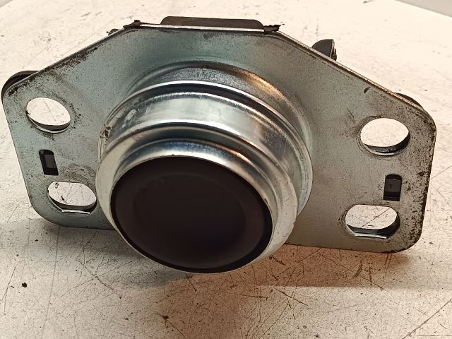 bontott RENAULT CLIO II Motor Tartó Bak Jobb