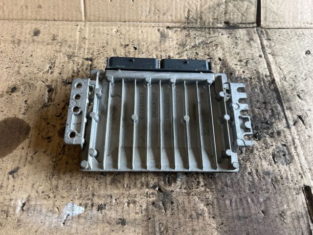 bontott RENAULT CLIO II Motorvezérlő