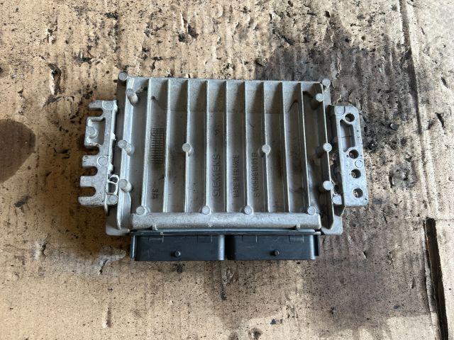 bontott RENAULT CLIO II Motorvezérlő