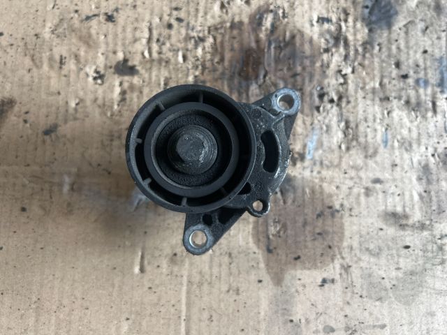 bontott RENAULT CLIO II Szíjfeszítő Görgő