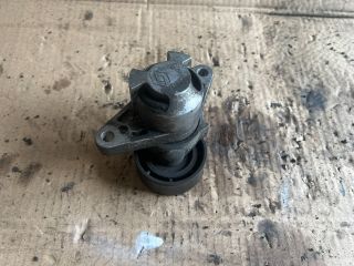 bontott RENAULT CLIO II Szíjfeszítő Görgő