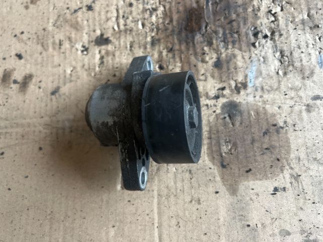 bontott RENAULT CLIO II Szíjfeszítő Görgő