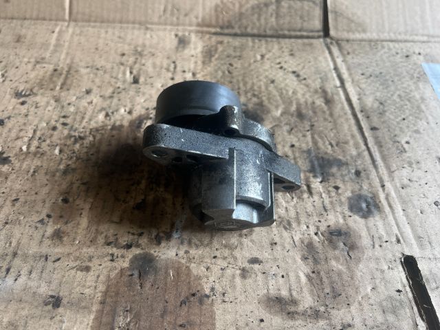 bontott RENAULT CLIO II Szíjfeszítő Görgő