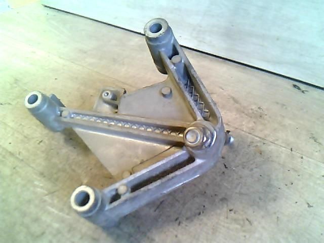 bontott RENAULT CLIO II Váltó Tartó Bak (Pozíciófüggetlen)