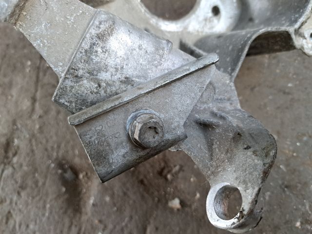 bontott RENAULT CLIO II Motor Tartó Bak Bal