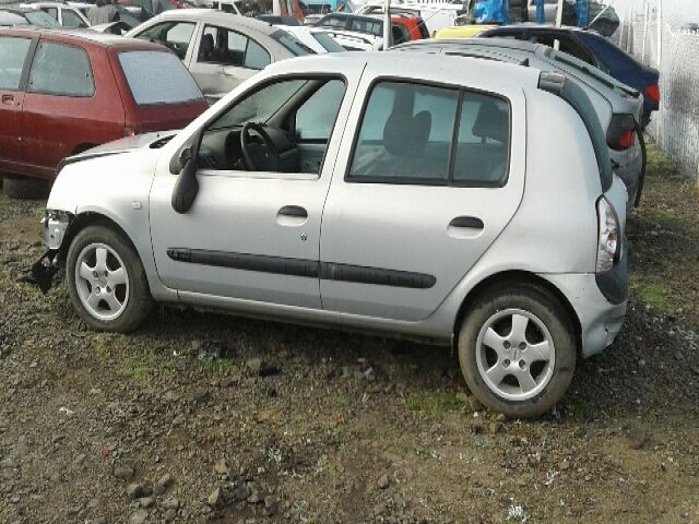 bontott RENAULT CLIO II Motor Tartó Bak Jobb