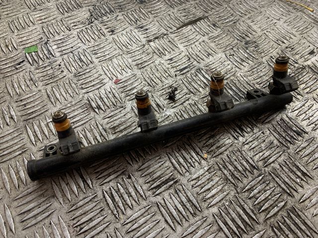 bontott RENAULT CLIO II Porlasztó Sor / Híd