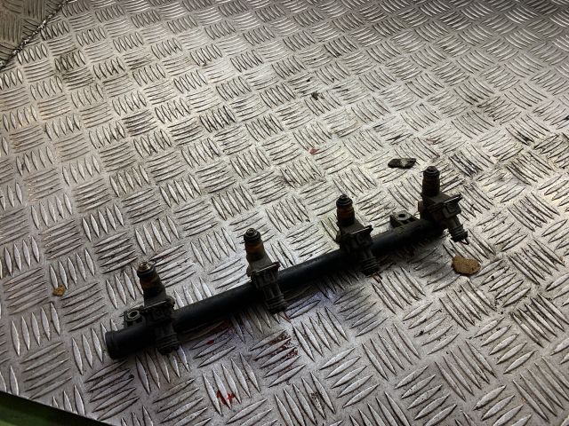 bontott RENAULT CLIO II Porlasztó Sor / Híd