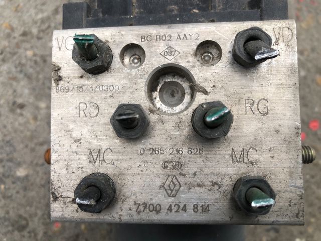 bontott RENAULT CLIO II ABS Kocka