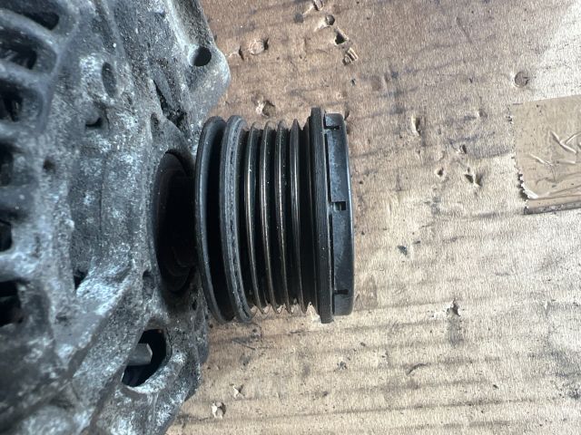 bontott RENAULT CLIO II Generátor