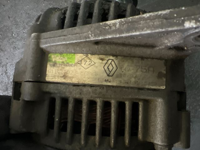 bontott RENAULT CLIO II Generátor