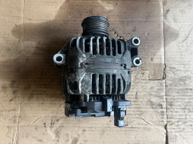 bontott RENAULT CLIO II Generátor