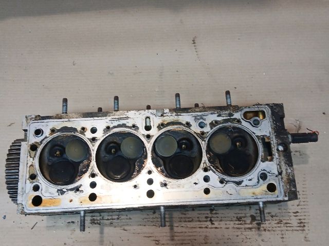 bontott RENAULT CLIO II Hengerfej