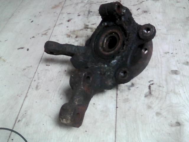 bontott RENAULT CLIO II Jobb első Csonkállvány Kerékaggyal