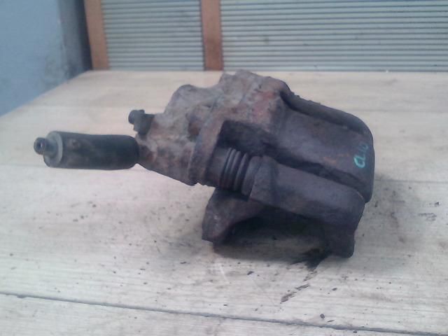 bontott RENAULT CLIO II Jobb első Féknyereg Munkahengerrel