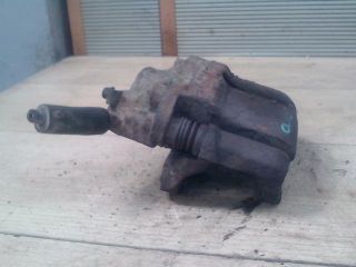 bontott RENAULT CLIO II Jobb első Féknyereg Munkahengerrel