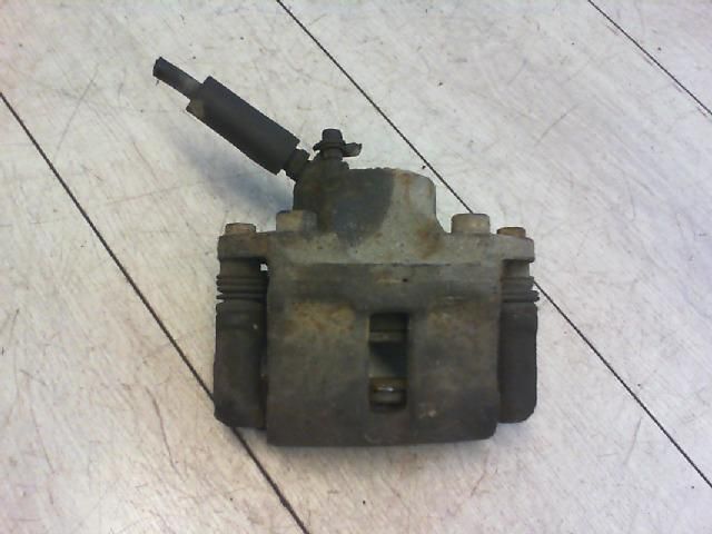 bontott RENAULT CLIO II Jobb első Féknyereg Munkahengerrel