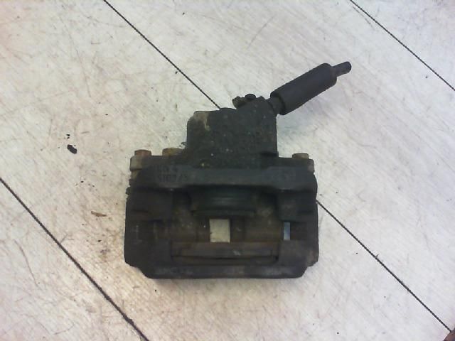 bontott RENAULT CLIO II Jobb első Féknyereg Munkahengerrel