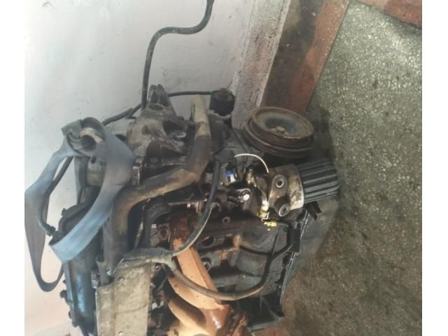 bontott RENAULT CLIO II Motor (Fűzött blokk hengerfejjel)