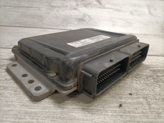 bontott RENAULT CLIO II Motorvezérlő