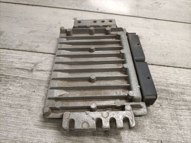 bontott RENAULT CLIO II Motorvezérlő