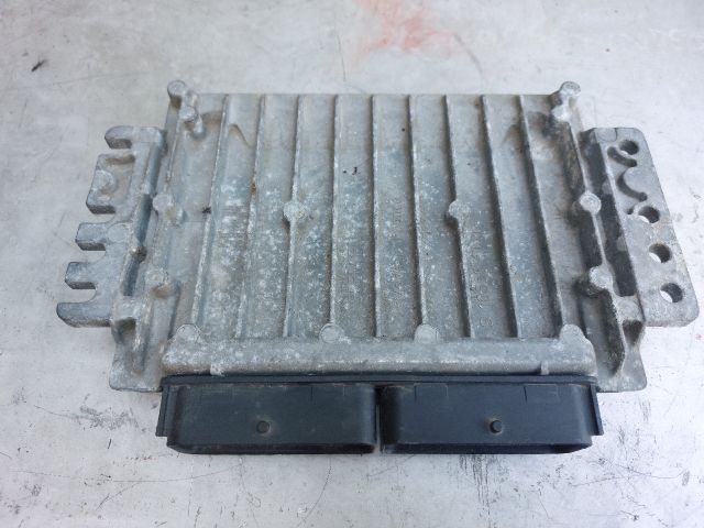 bontott RENAULT CLIO II Motorvezérlő