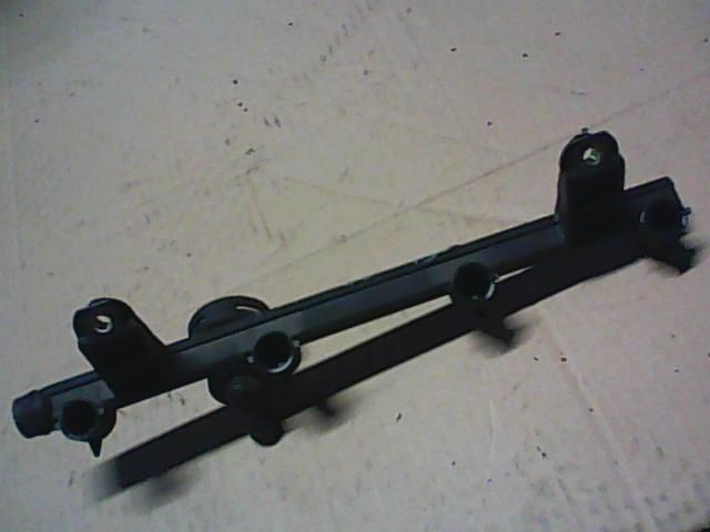 bontott RENAULT CLIO II Porlasztó Sor / Híd