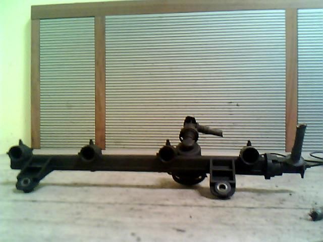 bontott RENAULT CLIO II Porlasztó Sor / Híd