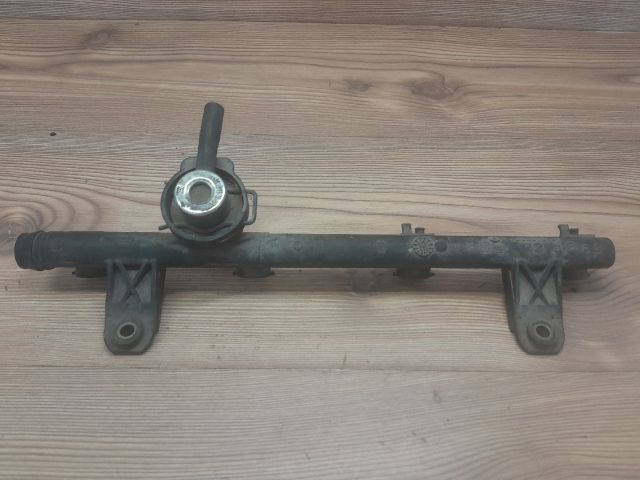 bontott RENAULT CLIO II Porlasztó Sor / Híd