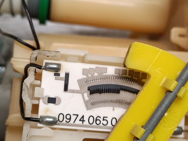 bontott RENAULT CLIO II Üzemanyag Szivattyú