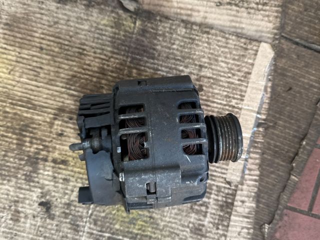 bontott RENAULT CLIO II Generátor