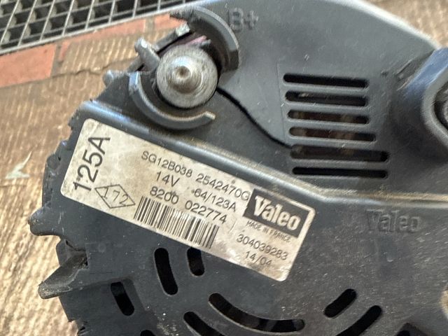 bontott RENAULT CLIO II Generátor