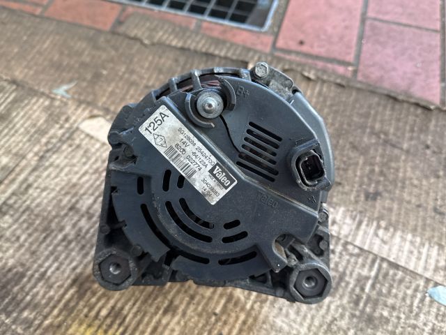 bontott RENAULT CLIO II Generátor