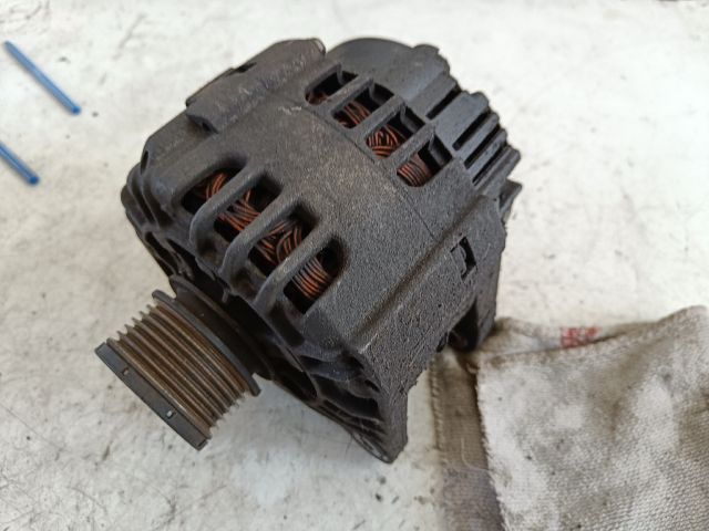 bontott RENAULT CLIO II Generátor