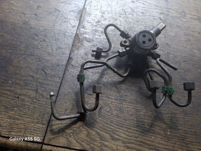 bontott RENAULT CLIO II Közösnyomócső