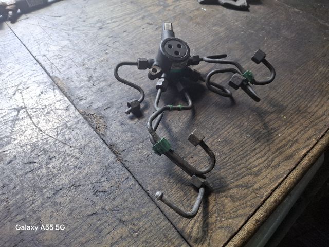 bontott RENAULT CLIO II Közösnyomócső