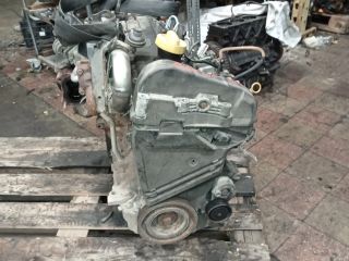 bontott RENAULT CLIO II Motor (Fűzött blokk hengerfejjel)