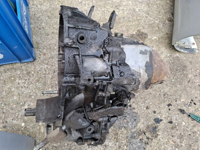 bontott RENAULT CLIO II Váltó (Mechanikus)