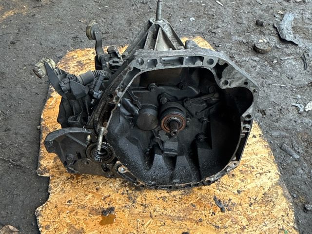 bontott RENAULT CLIO II Váltó (Mechanikus)
