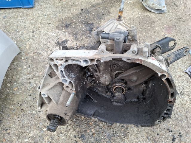 bontott RENAULT CLIO II Váltó (Mechanikus)