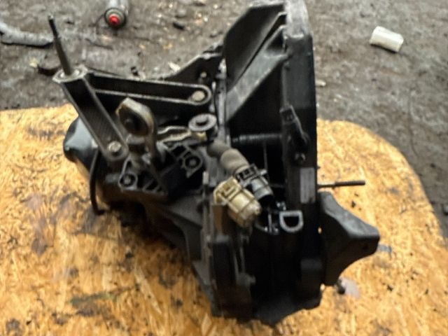 bontott RENAULT CLIO II Váltó (Mechanikus)