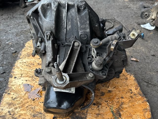 bontott RENAULT CLIO II Váltó (Mechanikus)
