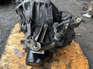 bontott RENAULT CLIO II Váltó (Mechanikus)