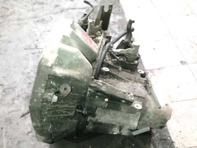 bontott RENAULT CLIO II Váltó (Mechanikus)