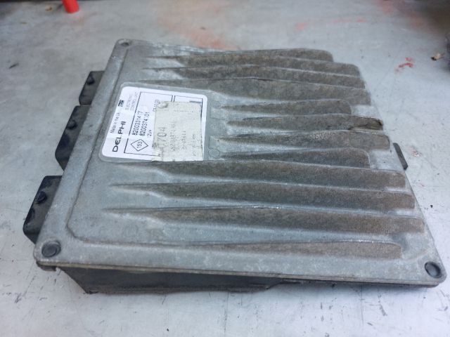 bontott RENAULT CLIO II Motorvezérlő