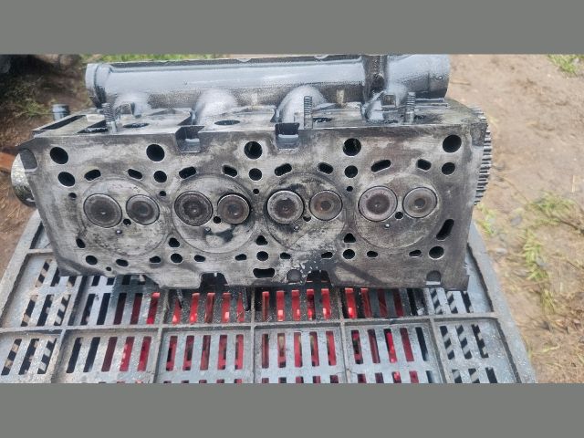 bontott RENAULT CLIO II Hengerfej