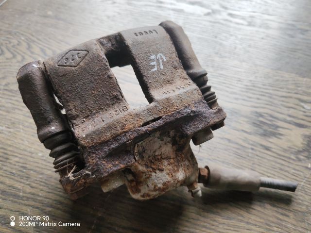 bontott RENAULT CLIO II Jobb első Féknyereg Munkahengerrel