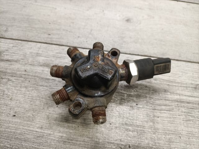 bontott RENAULT CLIO II Közösnyomócső