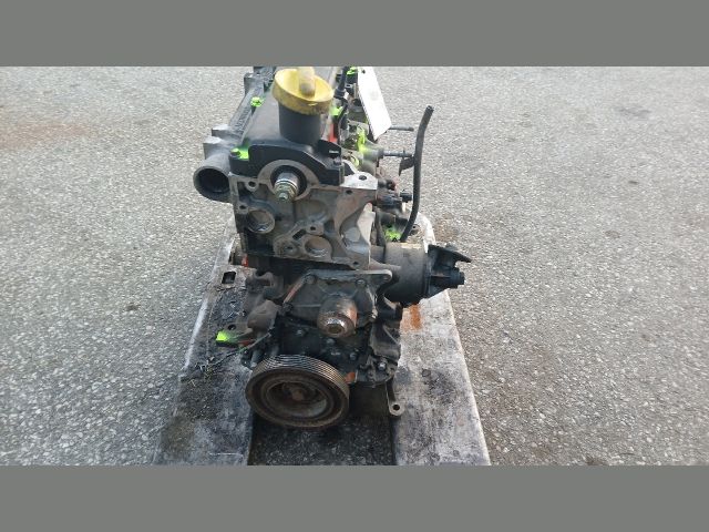 bontott RENAULT CLIO II Motor (Fűzött blokk hengerfejjel)