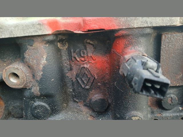 bontott RENAULT CLIO II Motor (Fűzött blokk hengerfejjel)
